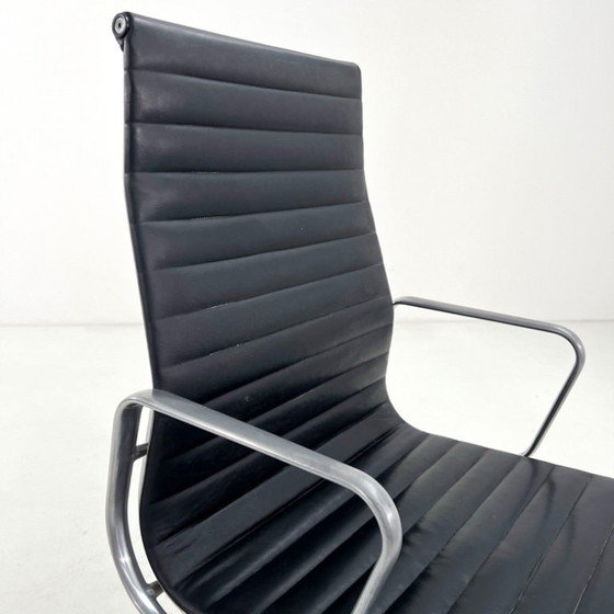 Image 1 of Zwarte leren Eames EA119 bureaustoel van Charles & Ray Eames voor ICF, jaren 70.
