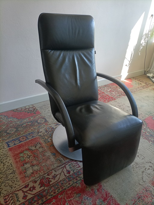 collection de chaises pivotantes en cuir