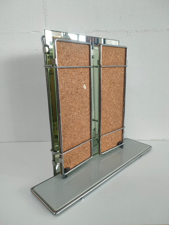 Image 1 of Miroir de salle de bain triptyque vintage de style Art déco avec étagère