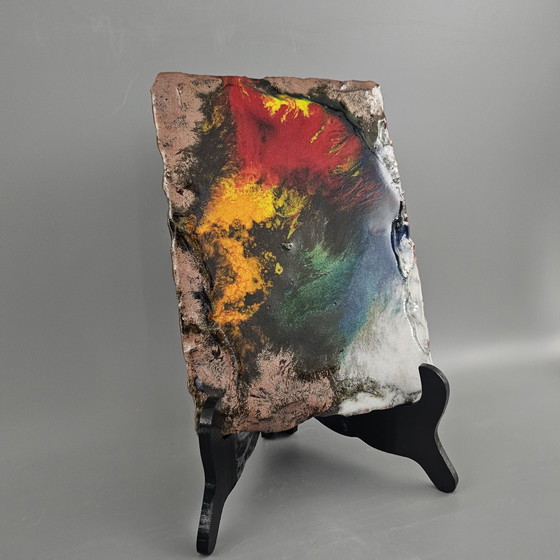 Image 1 of Vintage West-Duitse Fat Lava Muurplaquette Gemaakt Door Vulkan Keramik / Ostara Fliesen. Kleuren: Rood, Oranje, Blauw en Groen.