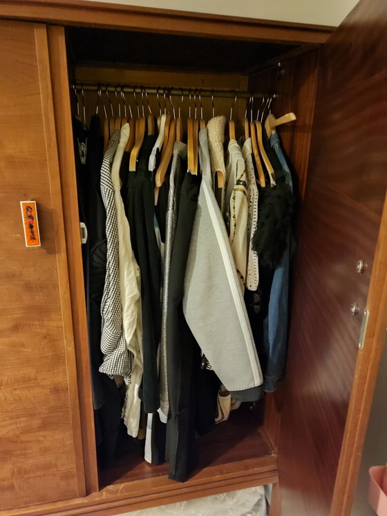 Image 1 of armoire vintage en teck du milieu du siècle