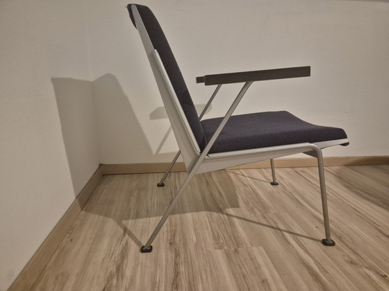 Image 1 of OASE stoel van Wim Rietveld uit de Cirkel fabriek in Zwanenburg
