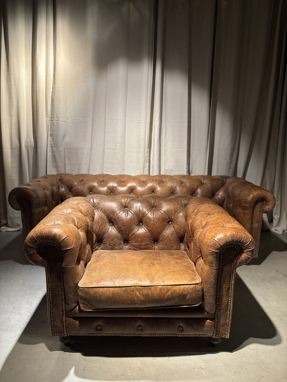 Image 1 of Divano Chesterfield 3 posti + poltrona xxl marrone cognac