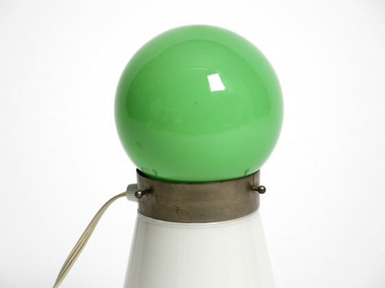 Image 1 of Magnifique lampe de table italienne originale des années 1960 en verre de Murano vert et blanc