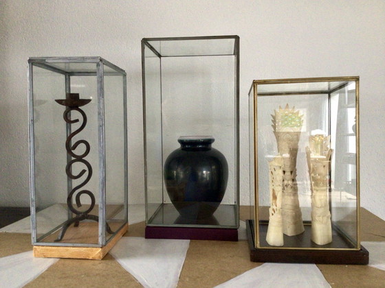 Image 1 of 3 vetrine museali