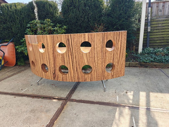 Image 1 of Escritorio de recepción de hermoso diseño moderno de madera Ovaaeen con base de acero inoxidable