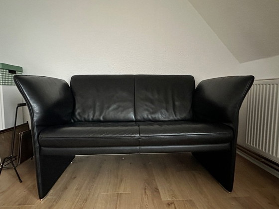 Image 1 of Ensemble de salon Jori : canapé 2 places + 2 fauteuils et table basse Ronald Schmitt 75x75, hauteur réglable