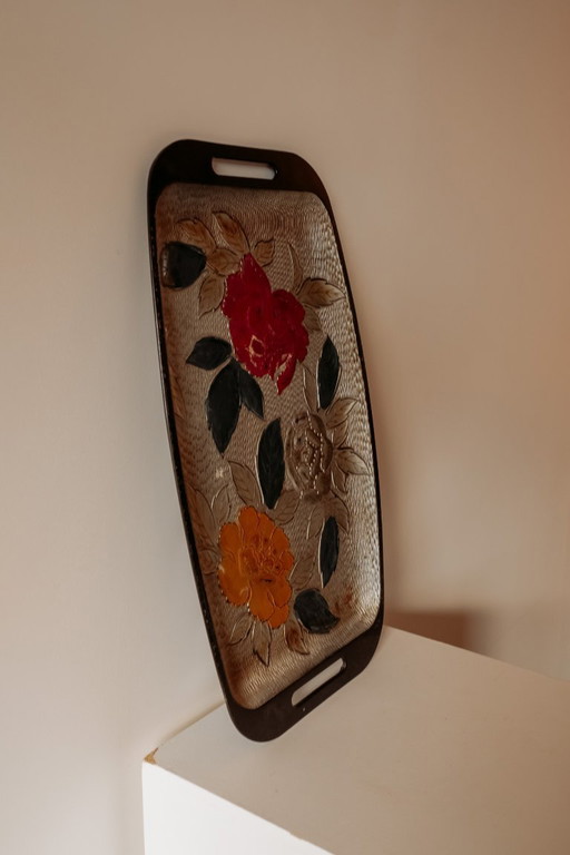 Plateau vintage avec fleurs