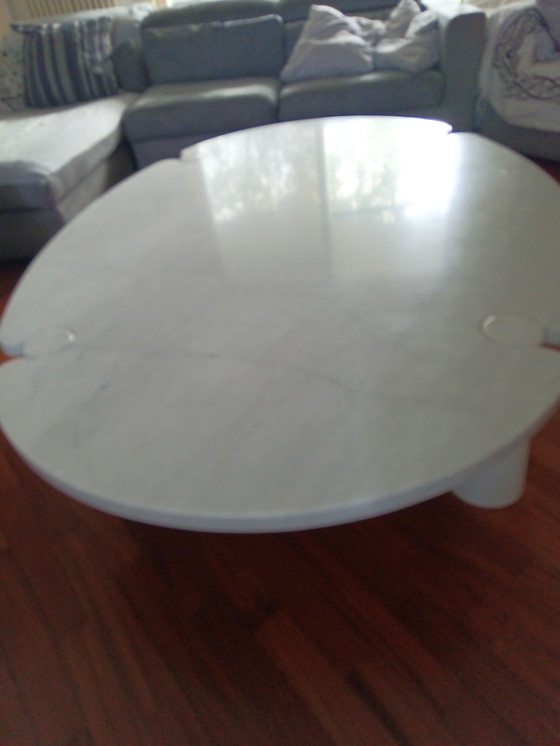 Image 1 of Table basse ovale en marbre de Carrare – Angelo Mangiarotti pour Skipper, années 1970 – Pièce rare