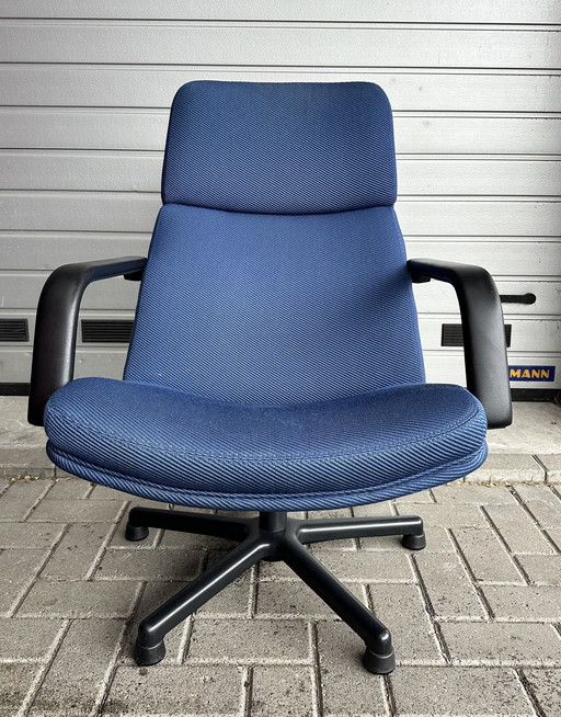 Sillón de diseño Artifort F156