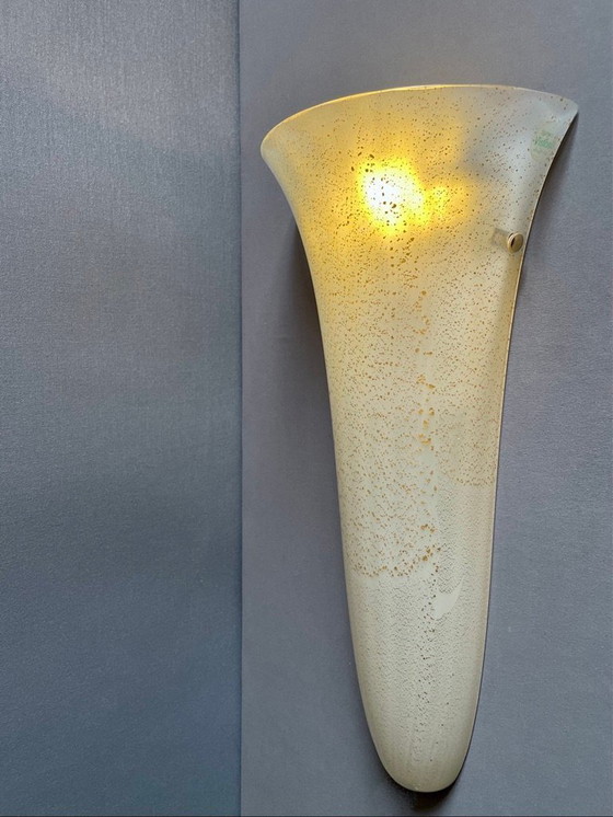 Image 1 of Vistosi Murano Glassworks, grande applique simple, verre artistique avec inclusions d'or. Italie, fin des années 1990, début