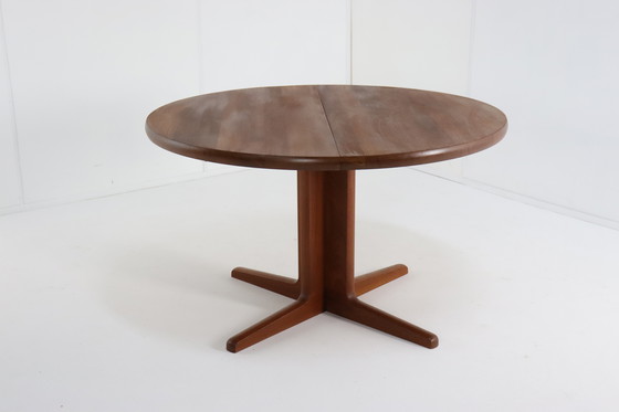 Image 1 of Ronde 2X Verlengbare Deense Massieve Eettafel 'Havbro' Vintage