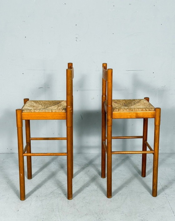 Image 1 of Juego de 2 taburetes/taburetes de bar, modelo 'Carimate' de Vico Magistretti, pino, tejido de junco, década de 1960, Italia