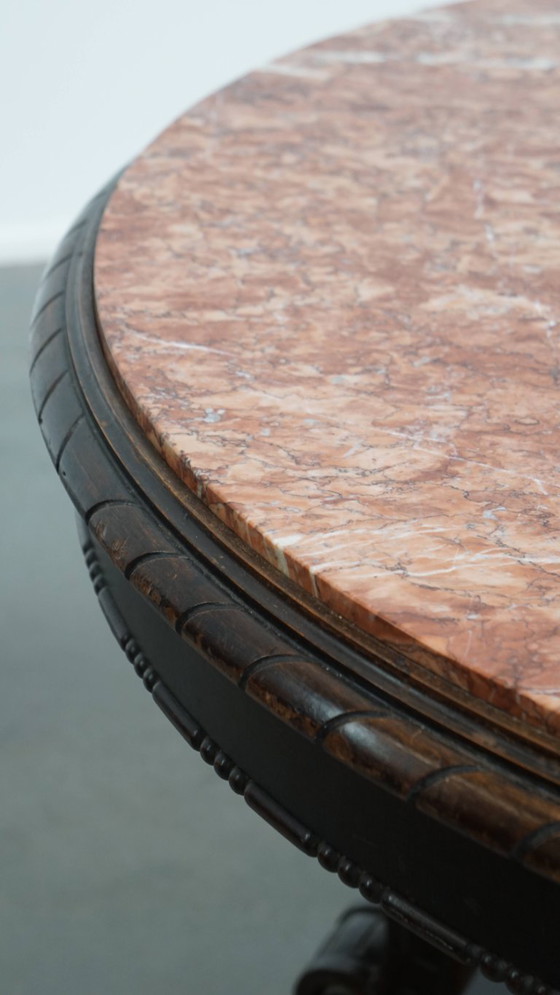 Image 1 of Antiker französischer Beistelltisch aus den frühen 1900er Jahren mit einer Marmorplatte