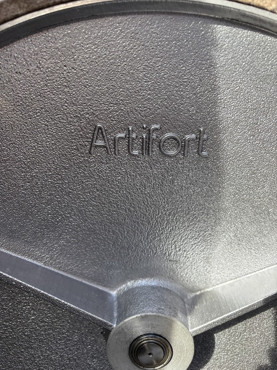 Image 1 of Artifort Big Tulip by Pierre Paulin bouclé (draaifauteuil)