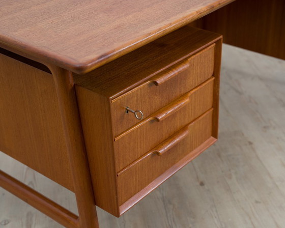 Image 1 of Deens teakhouten bureau van Omann Jr., model 75