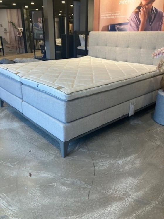 Image 1 of Auping Criade Boxspring quadrato 180x200