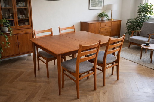 Vintage Scandinavian extendable dining table