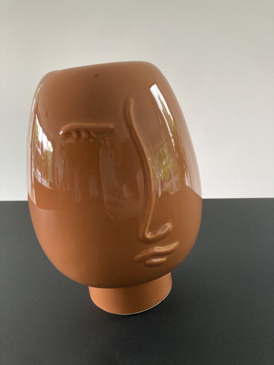 Image 1 of Moderne bruine vaas met gezicht 