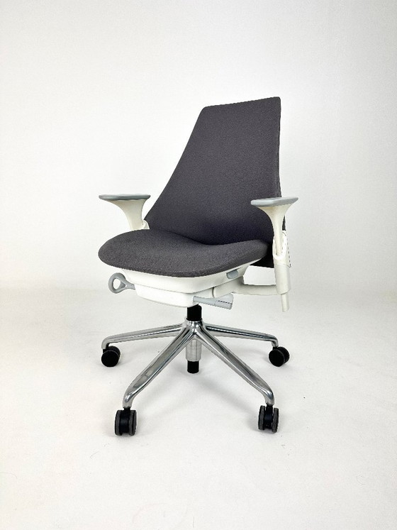 Image 1 of Heman Miller Sayl-Lehrstuhl