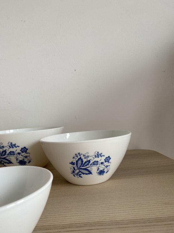 Image 1 of Vintage Arcopal Aster 4-piece Bowl Set