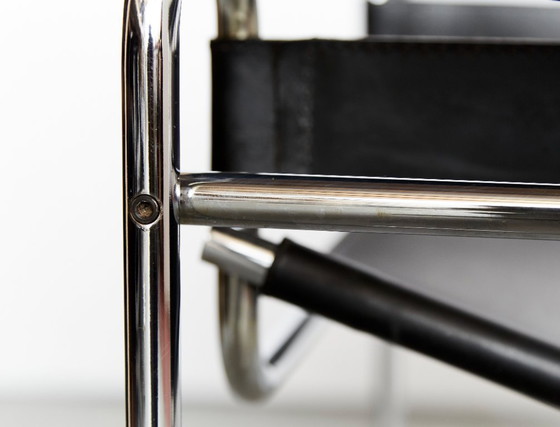 Image 1 of Poltrona club B3 "Wassily Chair" di Marcel Breuer per Knoll International