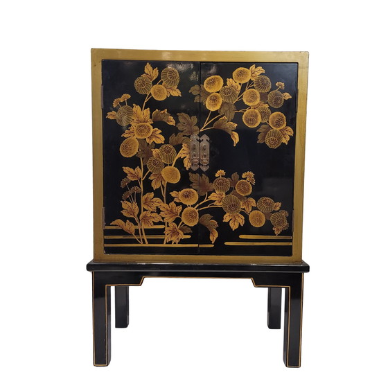 Image 1 of Cabinet “Crisantemos”, Laca Urushi-E, Periodo Showa, S. Xx - Japón