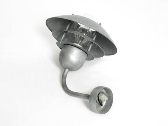 Image 1 of Prachtige Deense Nordlux buitenlamp uit de jaren 90, gemaakt van gegalvaniseerd staal met een glazen kap.