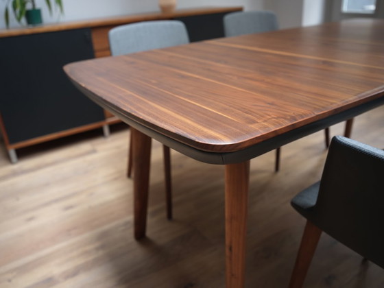 Table à manger de l'équipe 7 Flaye – Team 7, Tables de salle à manger, Wood, Leather (photo 5 of 5)