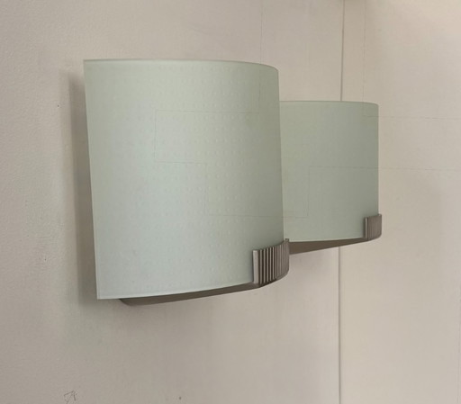 Coppia di applique vintage, metallo e vetro smerigliato, Francia, 1970