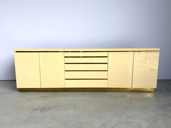 Buffet bas en laiton et laque par Jean Claude Mahey, années 1970 – Bois (photo 7 of 8)