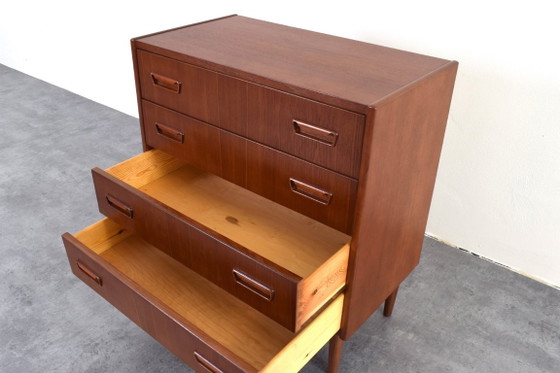 Cómoda danesa de teca de mediados de siglo, década de 1960. – Wood (photo 15 of 15)