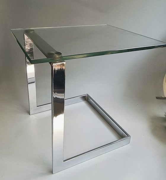 Image 1 of Mesa auxiliar de cristal cromado