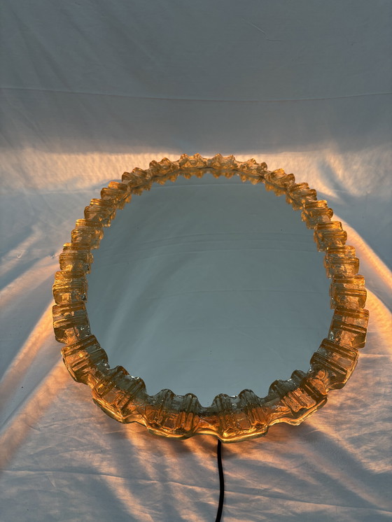 Image 1 of Specchio vintage illuminato in vetro ghiacciato di Honsel Leuchten 1970!