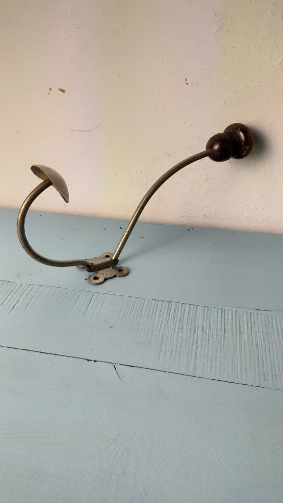 Porte-Manteau Ancien Boule Bois Rouge – Portemanteaux, Metal, Wood (photo 2 of 6)
