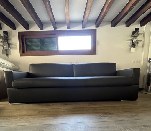 Divano letto di Pol74, modello Iseo, in pelle grigia