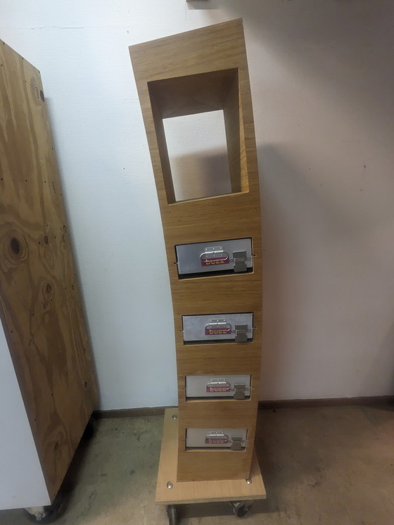 Image 1 of Falsche Tulpe, Kommode 1