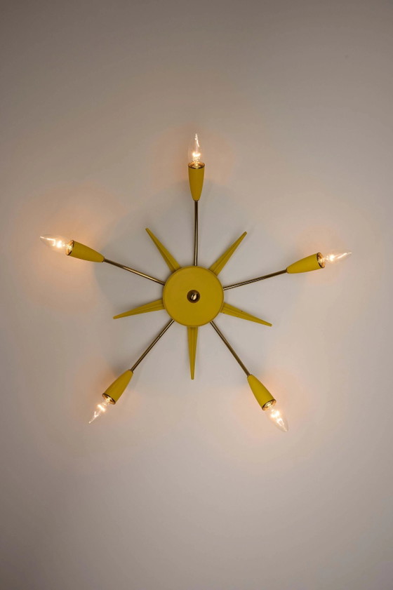 Lámpara de Techo Sputnik Amarilla Mid-Century, Plafones, Metal, Latón, Amarillo, Mid Century Modern (foto 2 de 6)