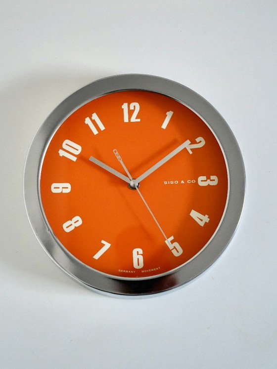 Image 1 of Vintage Siso & Co wandklok – jaren 70 popart oranje & chroom – Duits uurwerk