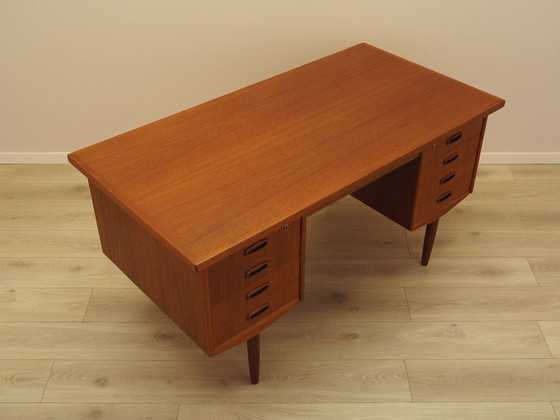 Image 1 of Escritorio de teca, diseño danés, década de 1970, fabricado en Dinamarca.