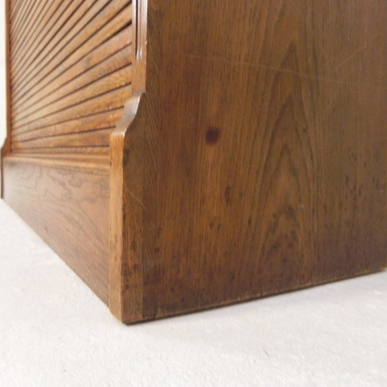 Image 1 of Cassonetto per tapparella alto 229 cm con due ante una sopra l'altra, anni '30