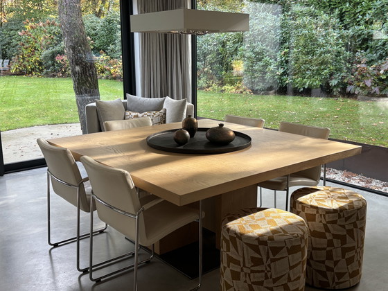 Image 1 of Mesa de comedor cuadrada