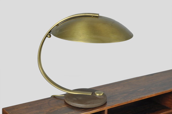 Image 1 of Bellissima lampada da tavolo in ottone Art déco/Bauhaus della metà del secolo scorso di Egon Hillebrand anni '60