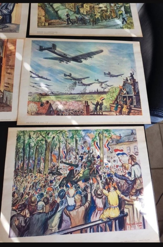 Image 1 of Unieke Set van 18 Historische Schoolplaten