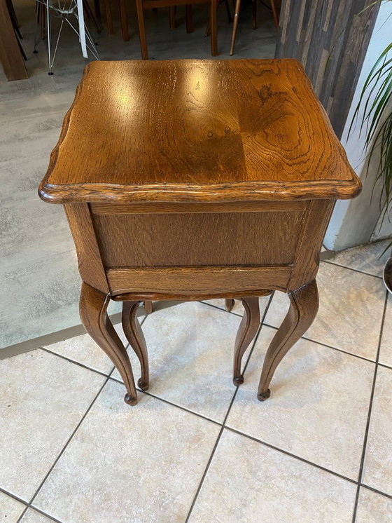 Image 1 of Conjunto de mesa y taburete estilo Luis XV en roble macizo