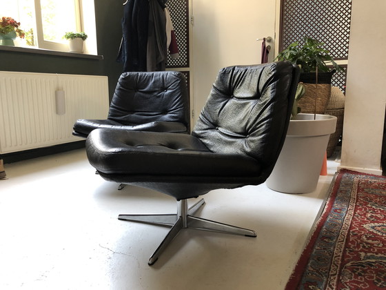Image 1 of Fauteuil pivotant « Mila », modèle Mid-Century Modern de Gillis Lundgren pour Ikea, Suède, vers les années 1960.