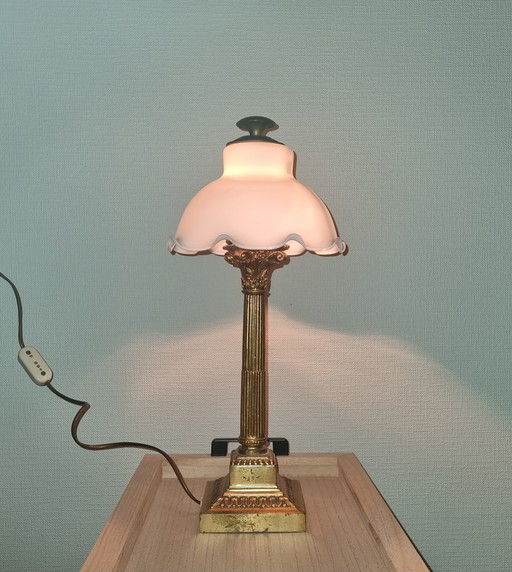 Lámpara de latón con cristal esmerilado, estilo Hollywood Regency de los años 30