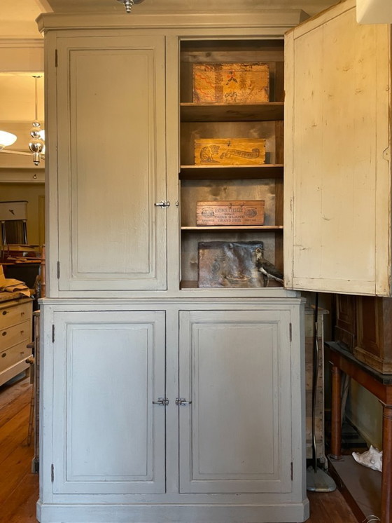 Image 1 of Vitrine haute de cuisine 266 cm, style français