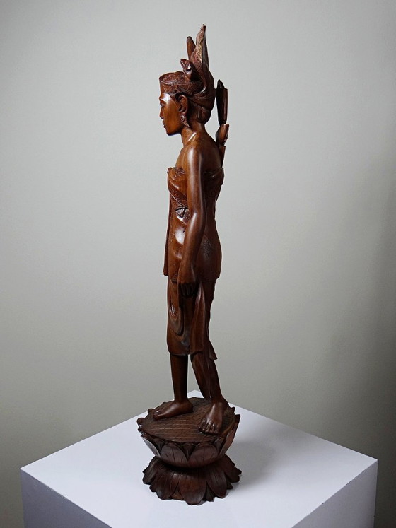 Image 1 of Grande scultura vintage in legno realizzata a mano, raffigurante una ballerina balinese, anni '60-'80.