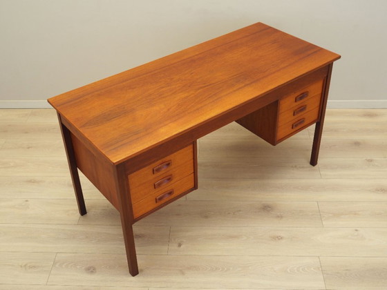 Image 1 of Bureau en teck, design danois, années 1970, production : Danemark